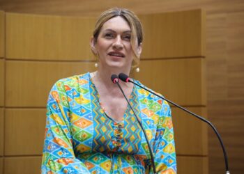 Deputada Linda Brasil destaca assembleia geral de professores em Poço Redondo