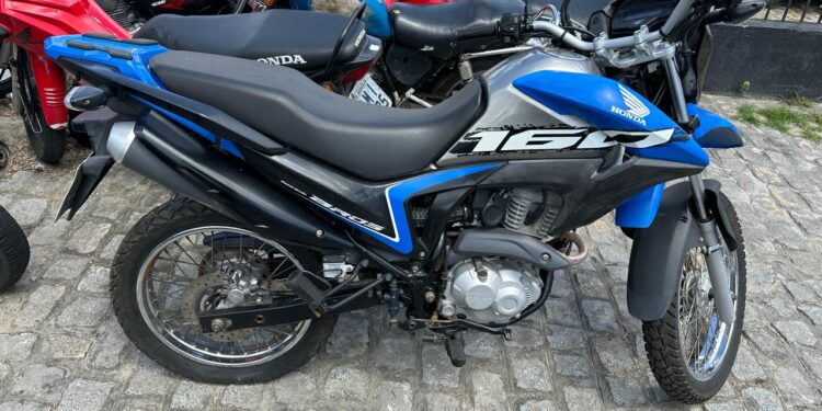 Polícia Civil apreende motocicleta envolvida em crime de estelionato