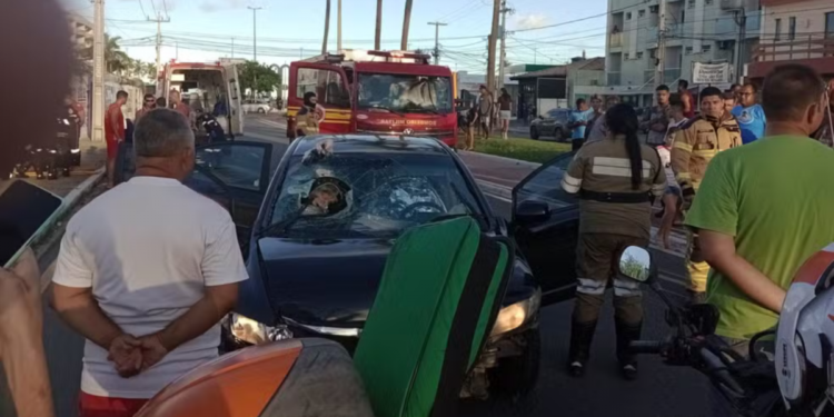 Homem morre e outras seis pessoas ficam feridas em acidente na região da Orla da Atalaia em Aracaju