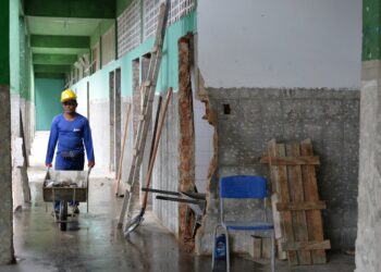 Obras de reforma e modernização de escolas em Aracaju continuam em ritmo acelerado