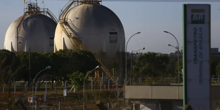 Transpetro inaugura primeira usina solar para suprir planta industrial