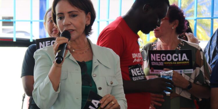 Emília: São décadas Edvaldo humilhando os servidores públicos