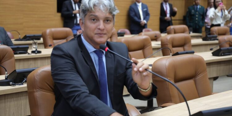 Doutor Samuel Carvalho ressalta importância de debates sobre o autismo