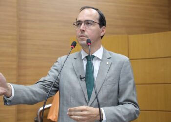 Georgeo Passos defende conforto para usuários do Instituto de Identificação