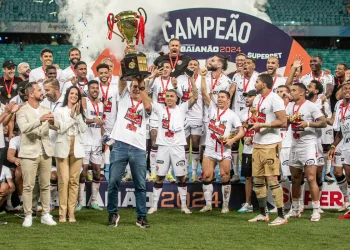 Vitória empata clássico e volta a ser campeão baiano após sete anos