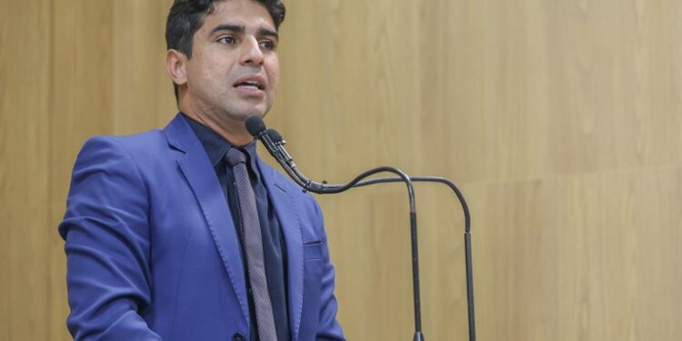 Vereador Pastor Diego critica PL da Fake News por violar Marco Civil da Internet