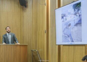 Vereador Camilo Daniel denuncia as condições estruturais precárias no bairro Jabotiana