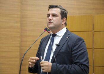 Marcos Oliveira cobra inauguração da Estação de Tratamento de Água