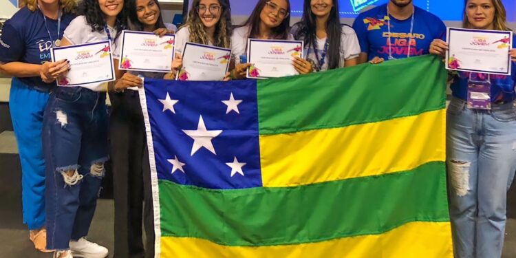 Professora do Dom Juvêncio de Britto é eleita embaixadora do Desafio Liga Jovem