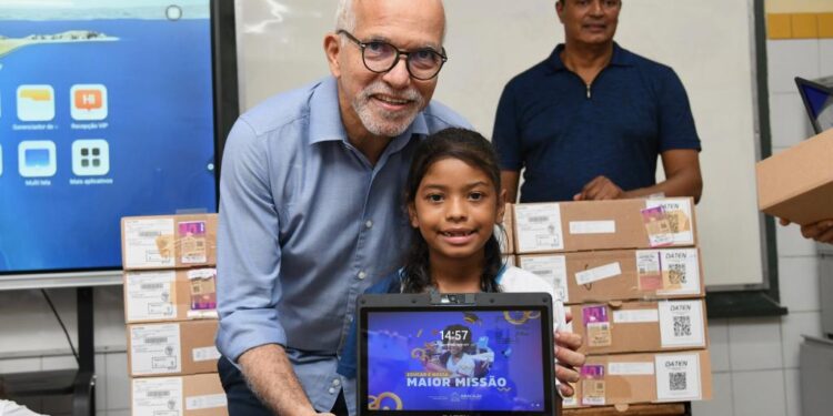 Programa Escola Tech tem aperfeiçoado a educação na cidade de Aracaju