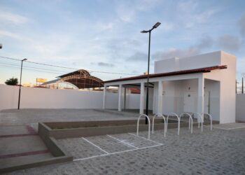 Perfeito Edvaldo inaugura polo da Academia da Cidade no 17 de Março