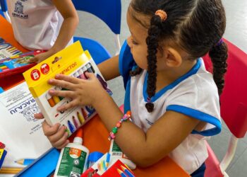 Material escolar da Prefeitura auxilia no desenvolvimento dos alunos da educação infantil
