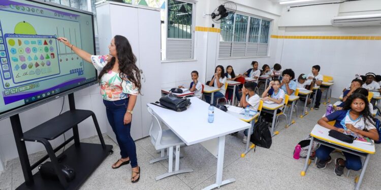 Investimentos tecnológicos na Educação qualificam o ensino e a aprendizagem em Aracaju