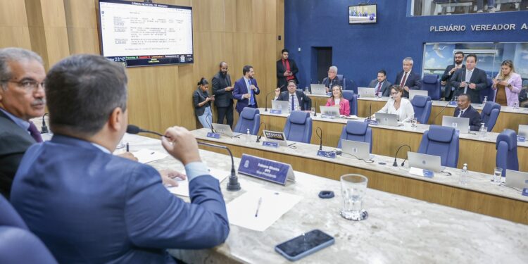 CMA aprova PL de Sheyla que prevê conscientização sobre coletor menstrual