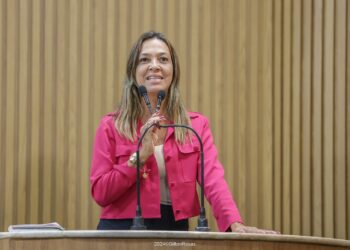 Sheyla Galba cobra retorno das cirurgias no Hospital Universitário