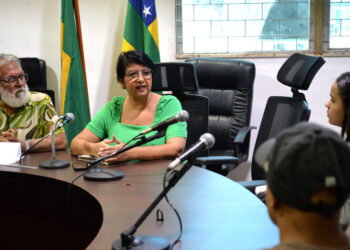 Gestão da Seduc se reúne com alunos do Colégio Estadual Jackson de Figueiredo