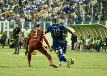 Sergipe e Confiança empatam no primeiro jogo da final do Sergipão 2024