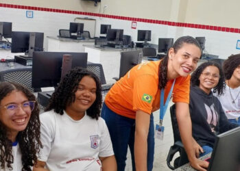 Aplicativo desenvolvido por grupo de meninas no Centro de Excelência João Costa trabalha o protagonismo feminino