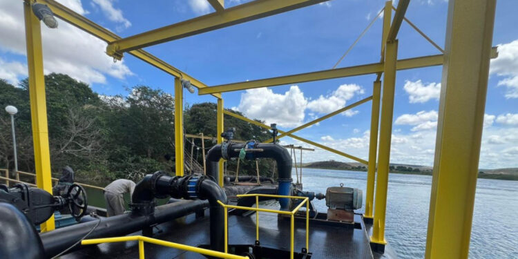 Deso instala novas bombas de captação de água no município de Porto da Folha