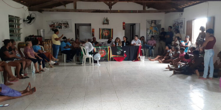 Deso se reúne com moradores da comunidade quilombola Caraíbas em Canhoba