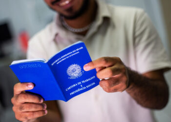 Secretaria do Trabalho divulga oportunidades de emprego com vagas afirmativas para mulheres e PcDs