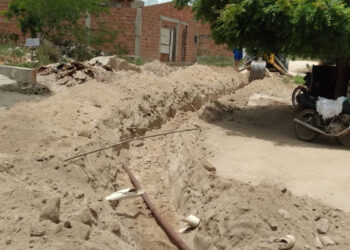 Deso amplia rede de abastecimento no bairro da Torre em Canindé