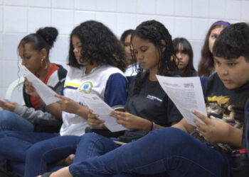 Pesquisa sobre a participação dos jovens em debates políticos mobiliza estudantes da rede estadual de ensino