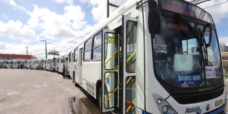 Região metropolitana de Aracaju recebe dez novos ônibus por meio de subsídio estadual