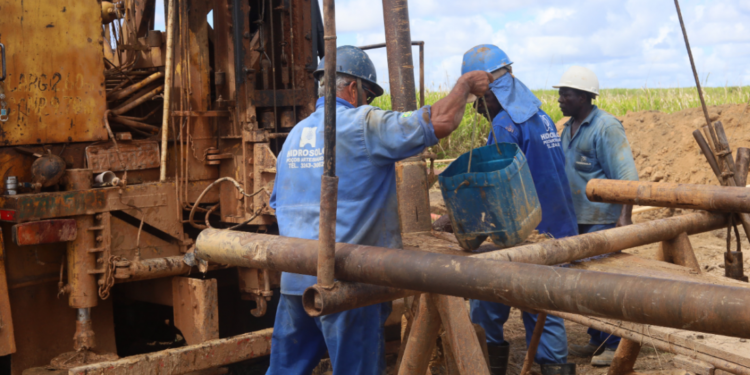 Deso reforça abastecimento de água à população com poços tubulares profundos