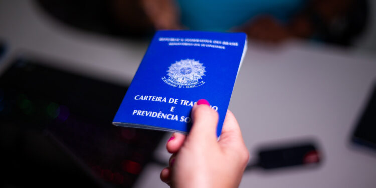 Secretaria do Trabalho divulga 53 oportunidades de emprego nesta segunda