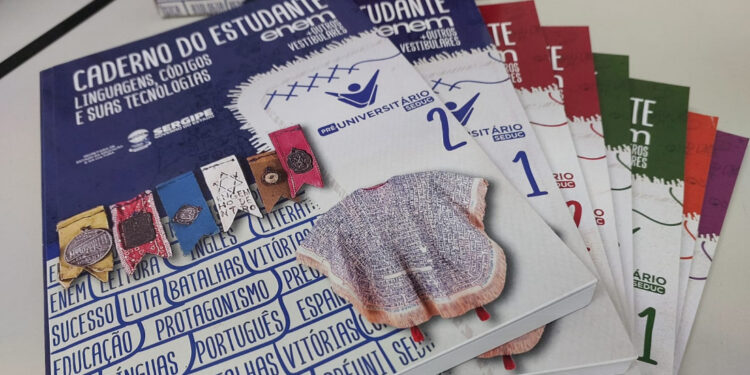 Kits pedagógicos de estudo para o Enem 2024 chegarão para mais de 24 mil alunos da rede pública estadual de ensino