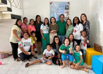 Autismo: Emília visita Instituto TEA e reforça compromisso com a causa