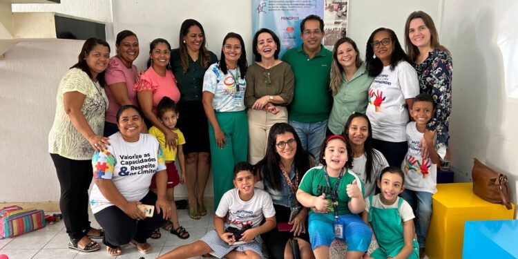 Autismo: Emília visita Instituto TEA e reforça compromisso com a causa