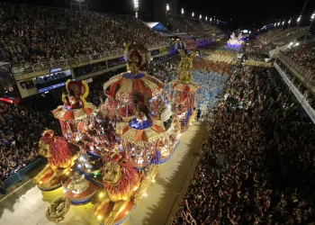 Carnaval de 2025 terá 3 dias de desfiles na Marquês de Sapucaí, no Rio