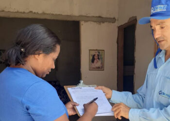 Deso realiza atendimento porta a porta no sertão sergipano