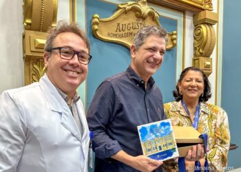 Rogério visita novas instalações do Cirurgia e recebe homenagem pelos R$ 15 mi em recursos