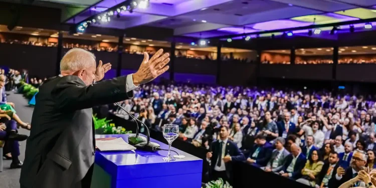 Lula anuncia medidas para aliviar cofres de prefeituras