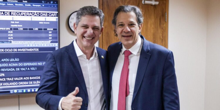 Rogério Carvalho debate pautas do Governo Federal com ministro Fernando Haddad