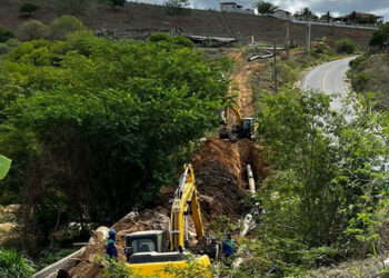 Deso investe substitui a tubulação da Adutora do Semiárido
