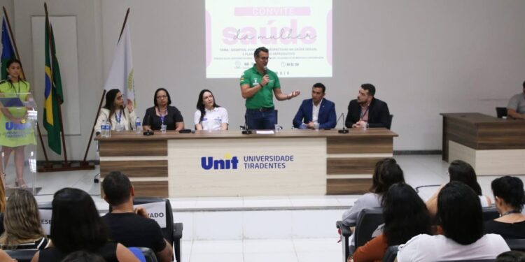 SES reúne profissionais e acadêmicos para discutir temas relacionados à saúde da mulher
