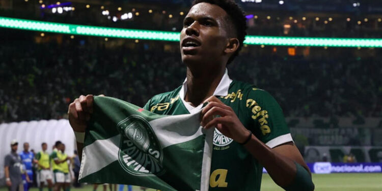 R$ 332 milhões: Estêvão, do Palmeiras, pode romper com o Chelsea e assinar com outro clube
