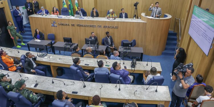 Pastor Diego promove debate sobre dispensa e licença ambiental dos templos religiosos