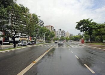 Defesa Civil emite alerta de chuva moderada para as próximas 48h em Aracaju