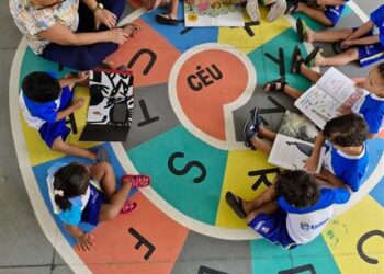 Estância: cuidando com afeto das crianças em suas creches