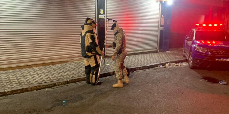 Polícia Militar apreende artefatos explosivos com integrantes de torcida organizada e conduz mais de 100 pessoas à delegacia