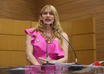 Linda Brasil critica possível extinção dos terrenos de Marinha