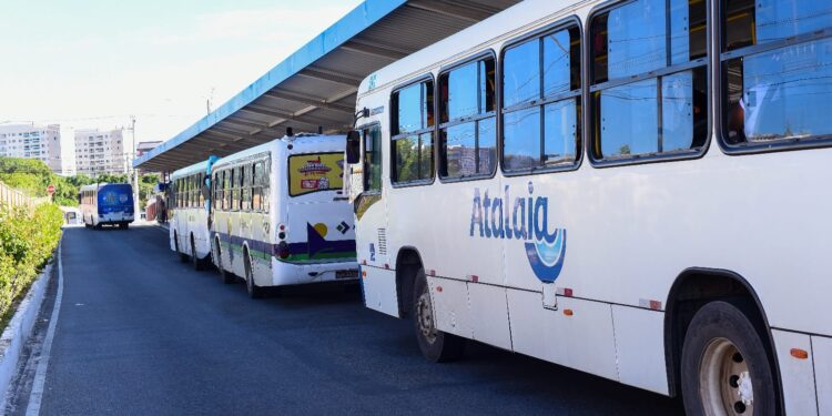Empresas de ônibus promovem ações conscientização alusivas à campanha do Maio Amarelo