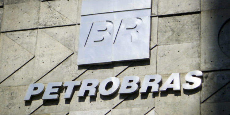 Petrobras: lucro líquido no 1º trimestre cai 37,9% para R$ 23,7 bilhões