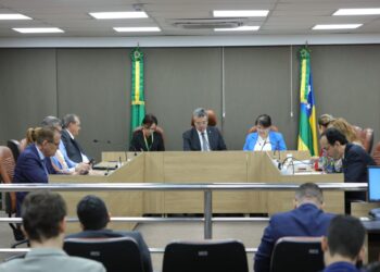 Aprovado reajuste salarial de servidores estaduais