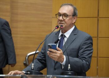 Deputado parabeniza bombeiros sergipanos em atuação no Rio Grande do Sul